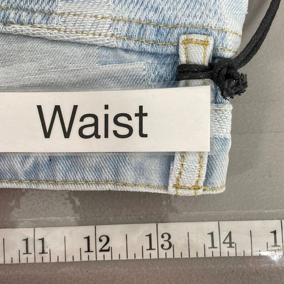 Blank NYC Shorts NWT The Barrow Shorts Patchwork Denim Blue Size 25 - Picture 8 of 9